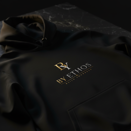 Hoodie BY ETHOS negro con logo bordado